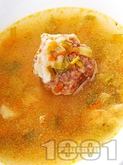 Супа с телешки топчета и палачинка - снимка на рецептата